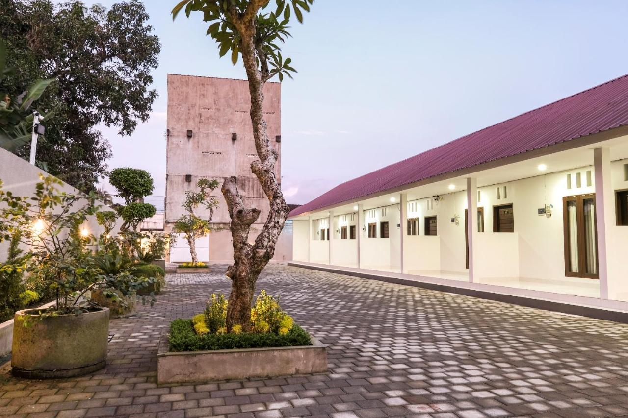 Hotel Oyo 3716 Dijobi Sempidi Exteriér fotografie